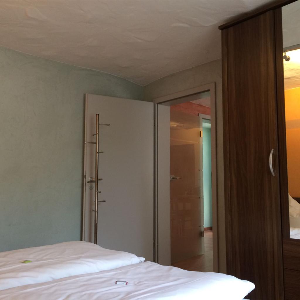 Schlafzimmer (3)
