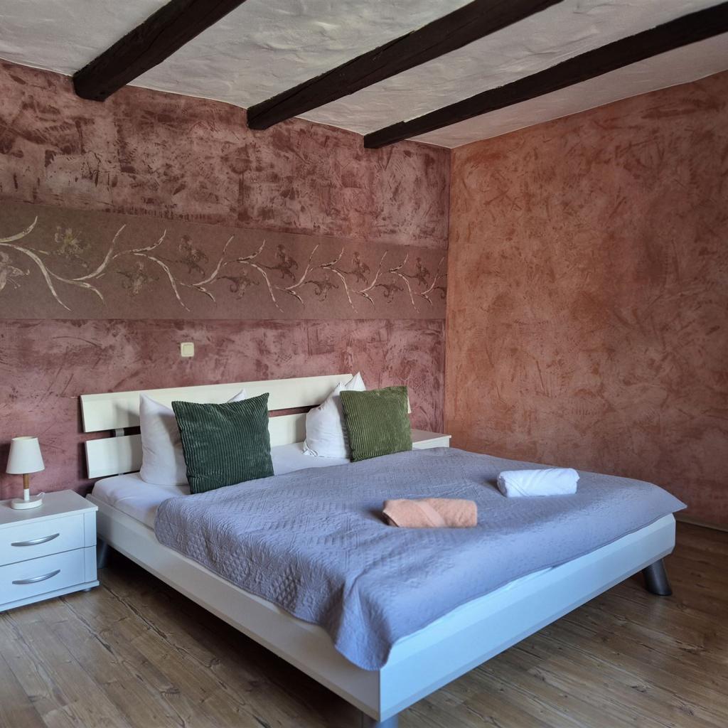Schlafzimmer (8)
